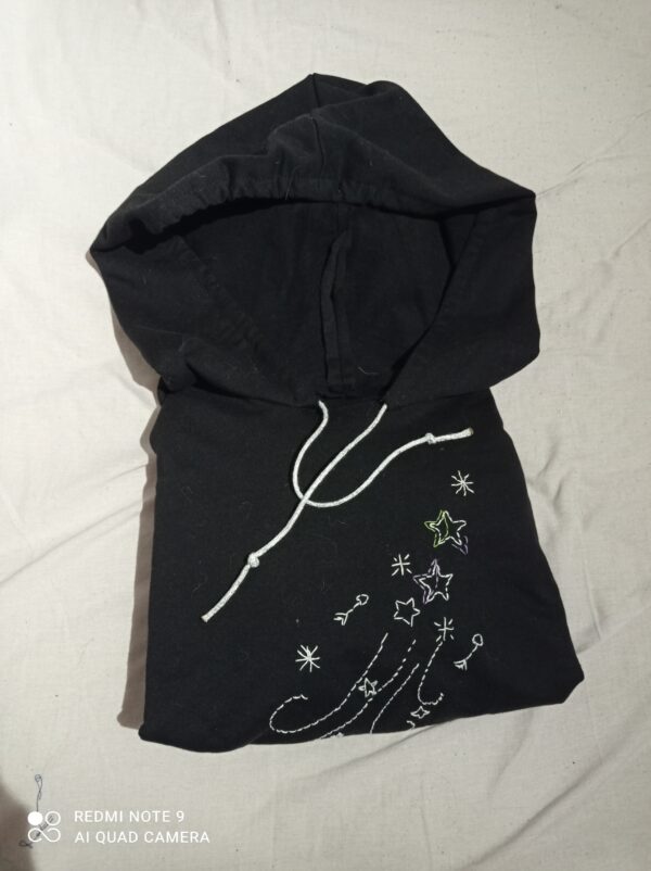 sweat brodé étoiles